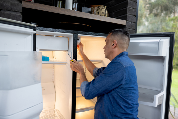 When to Call an Expert for Refrigeration Repair: Signs to Watch For